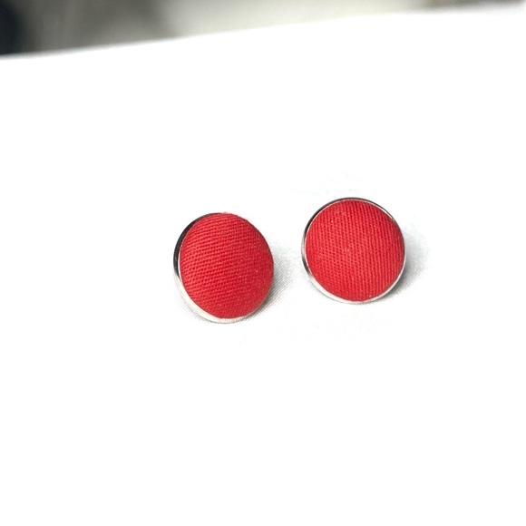 Post earrings red fabric covered buttons, 14mm NWT - Picture 3 of 5